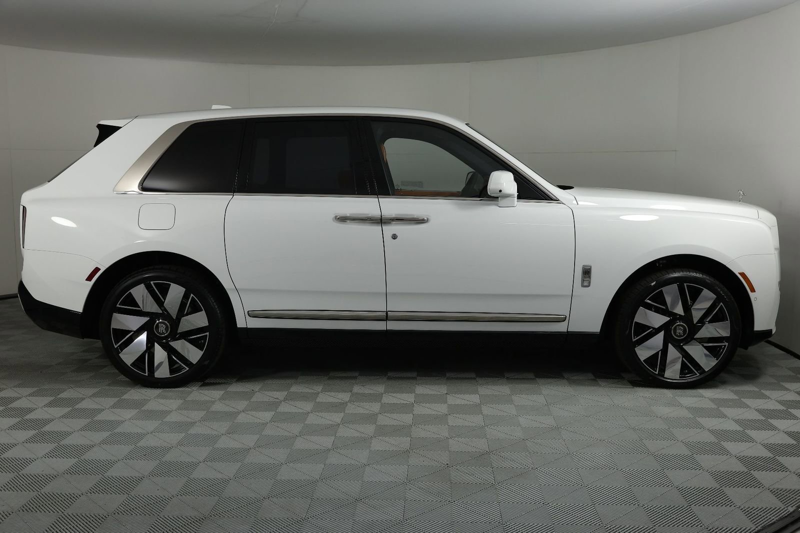New 2026 Rolls-Royce Cullinan AWD/4WD image 8