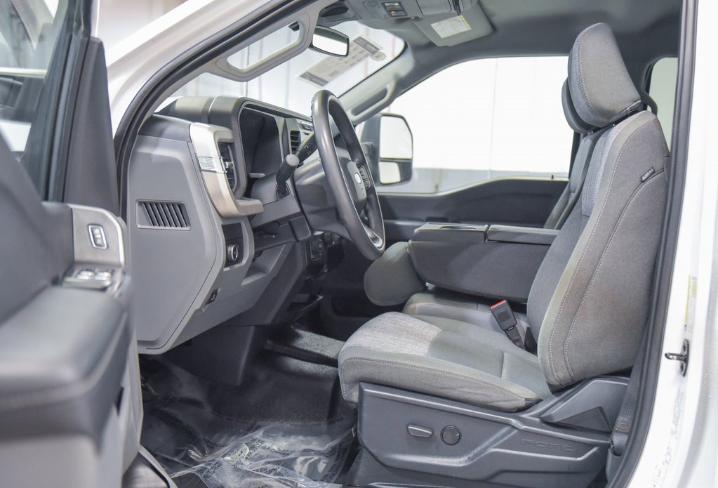 Used 2023 Ford F250 XLT w/ FX4 Off-Road Package image 2