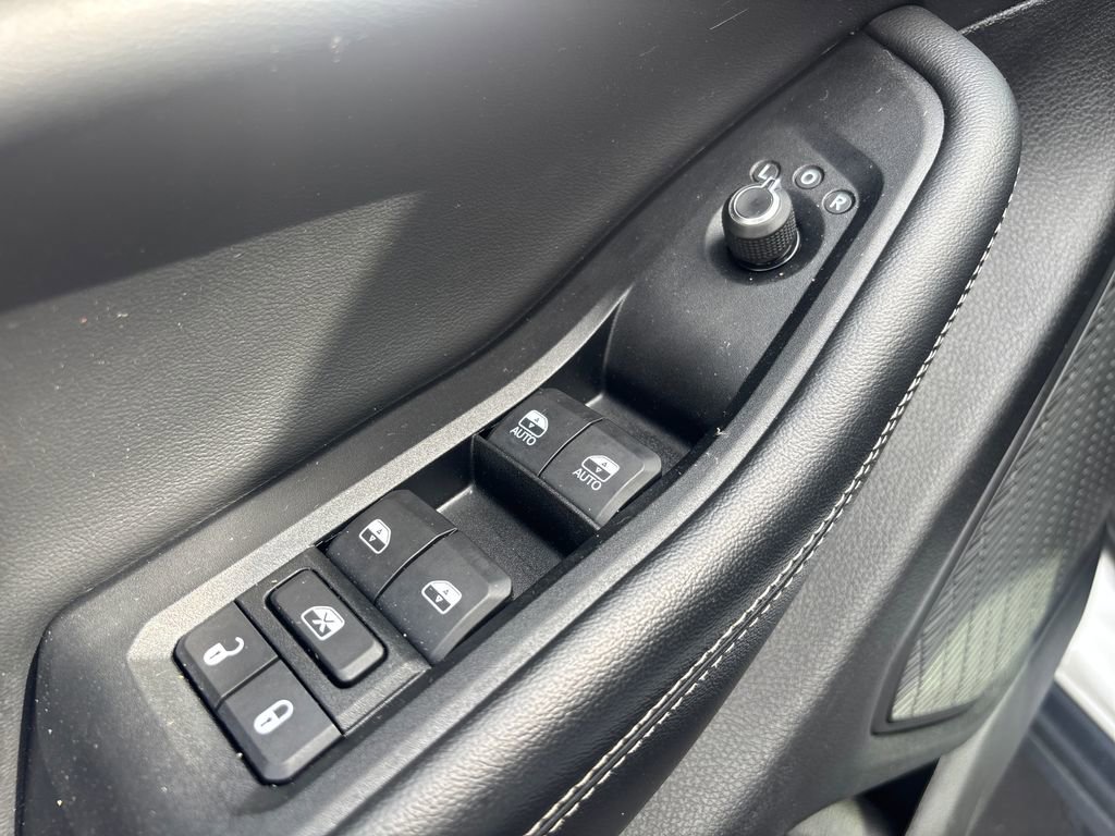 Used 2023 Jeep Grand Cherokee Altitude AWD/4WD image 13