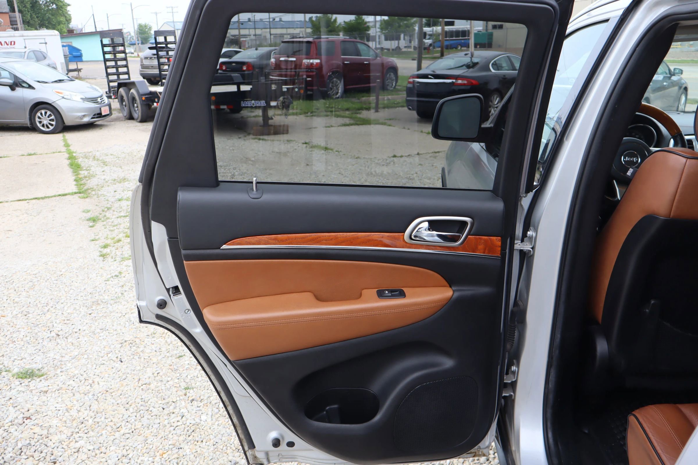 Used 2012 Jeep Grand Cherokee Overland image 13