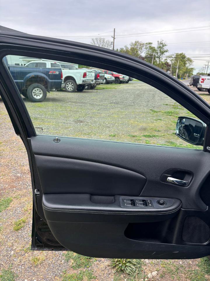 Used 2014 Chrysler 200 Limited w/ Sun/Sound Group FWD image 19