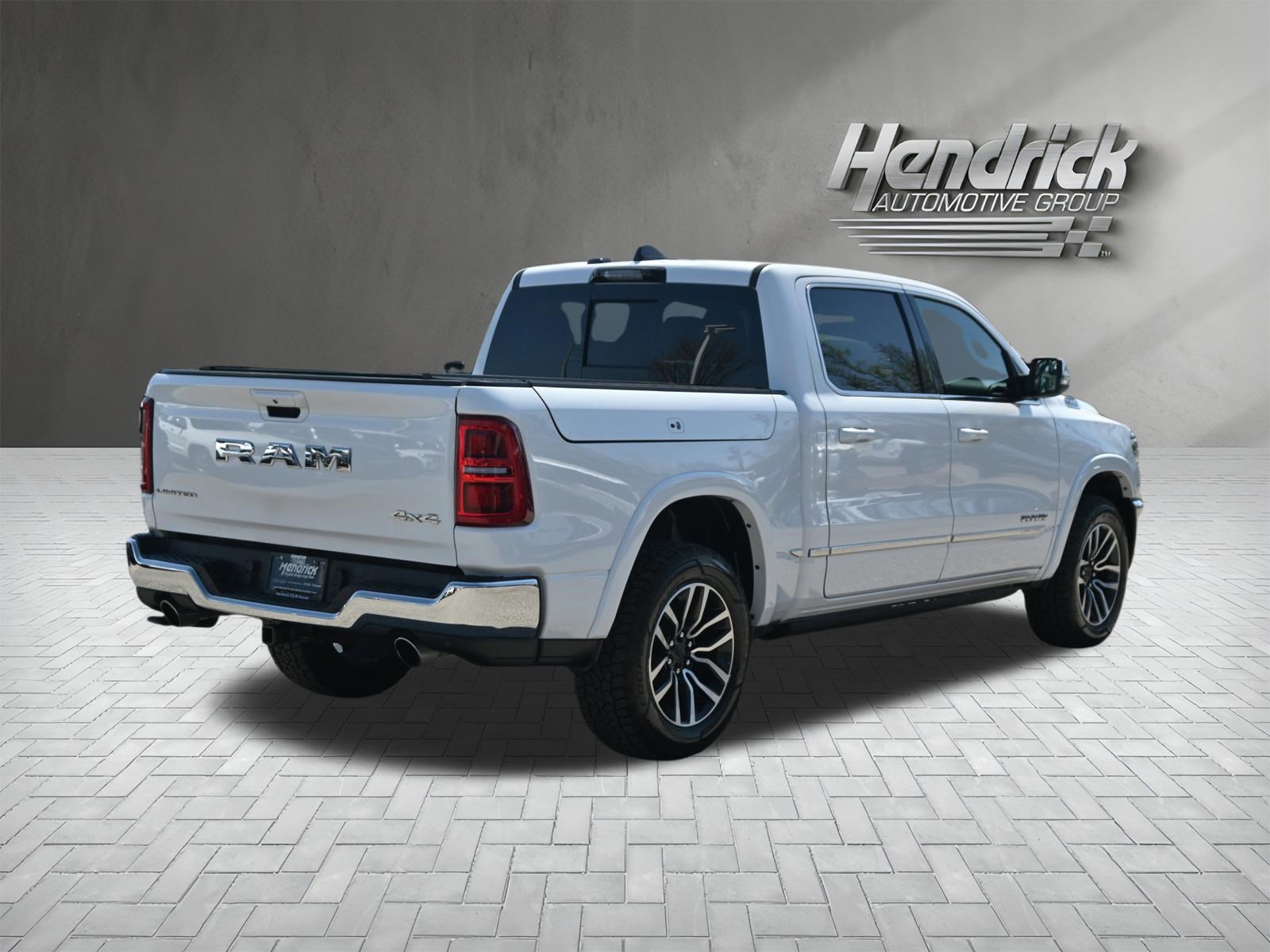 Used 2025 RAM 1500 Limited AWD/4WD image 10