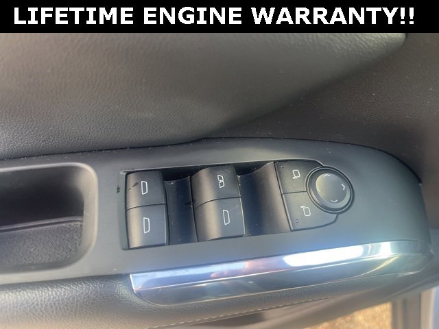 Used 2025 Chevrolet Traverse LT image 18