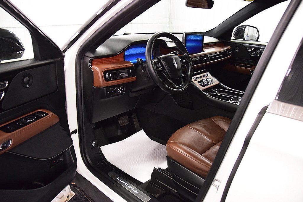 Used 2022 Lincoln Aviator Reserve w/ Equipment Group 201A image 14