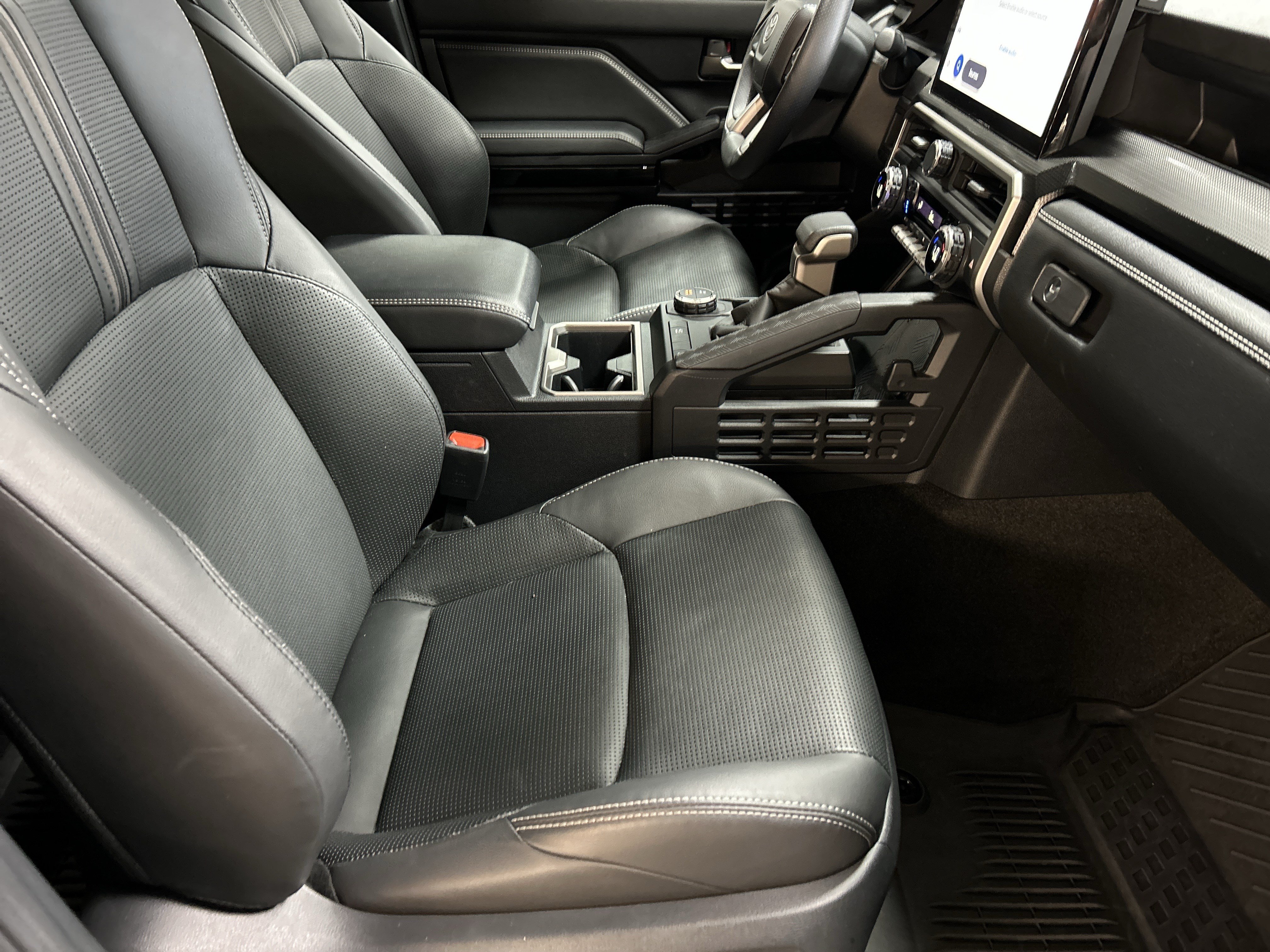Used 2025 Toyota 4Runner Limited RWD image 35