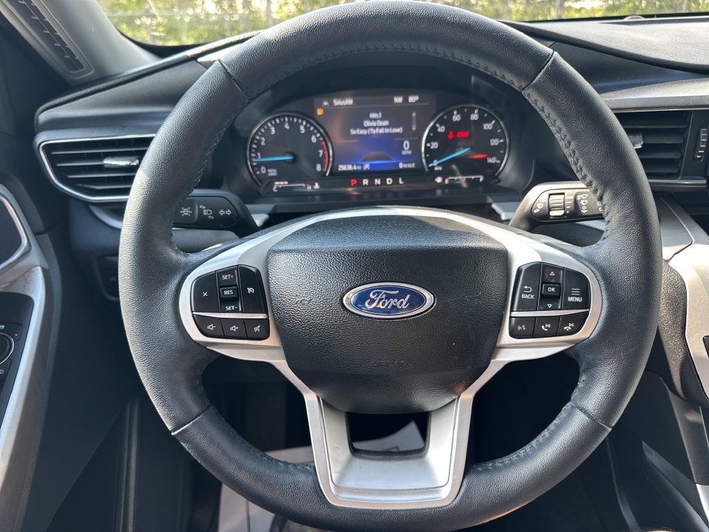 Used 2023 Ford Explorer XLT w/ Equipment Group 202A RWD image 11