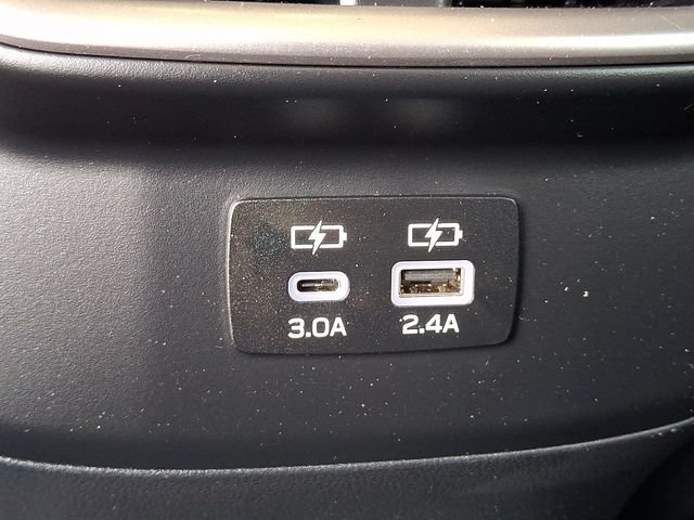 Used 2024 Subaru Outback Premium AWD/4WD image 11