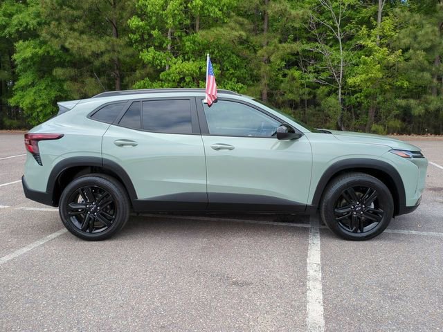 Used 2025 Chevrolet Trax ACTIV w/ Driver Confidence Package image 3
