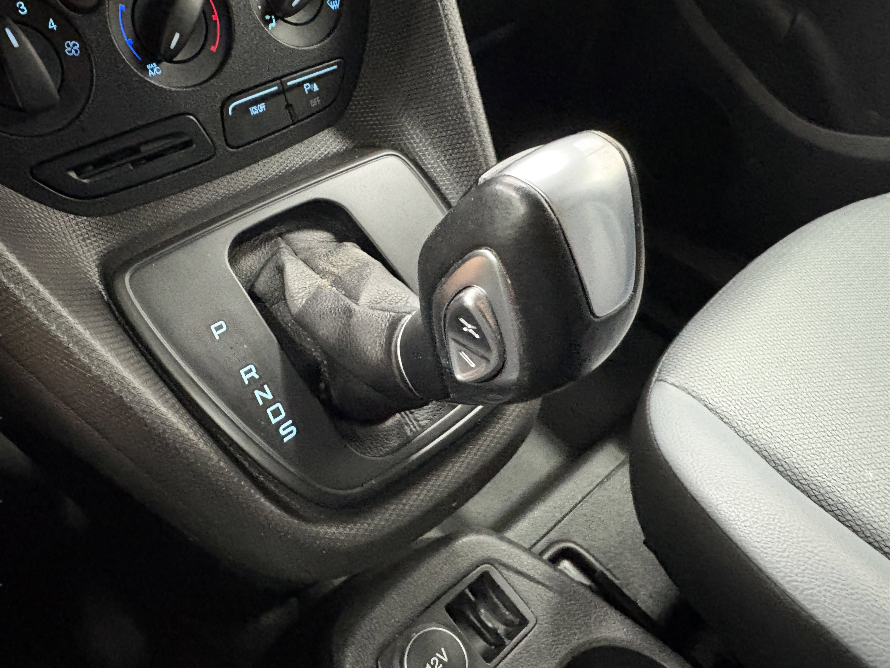 Used 2018 Ford Transit Connect XL FWD image 18