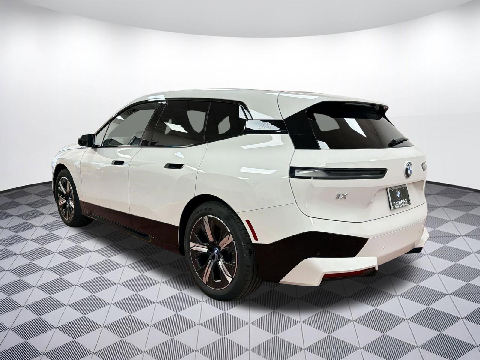 Certified 2023 BMW iX xDrive50 w/ Premium Package image 3