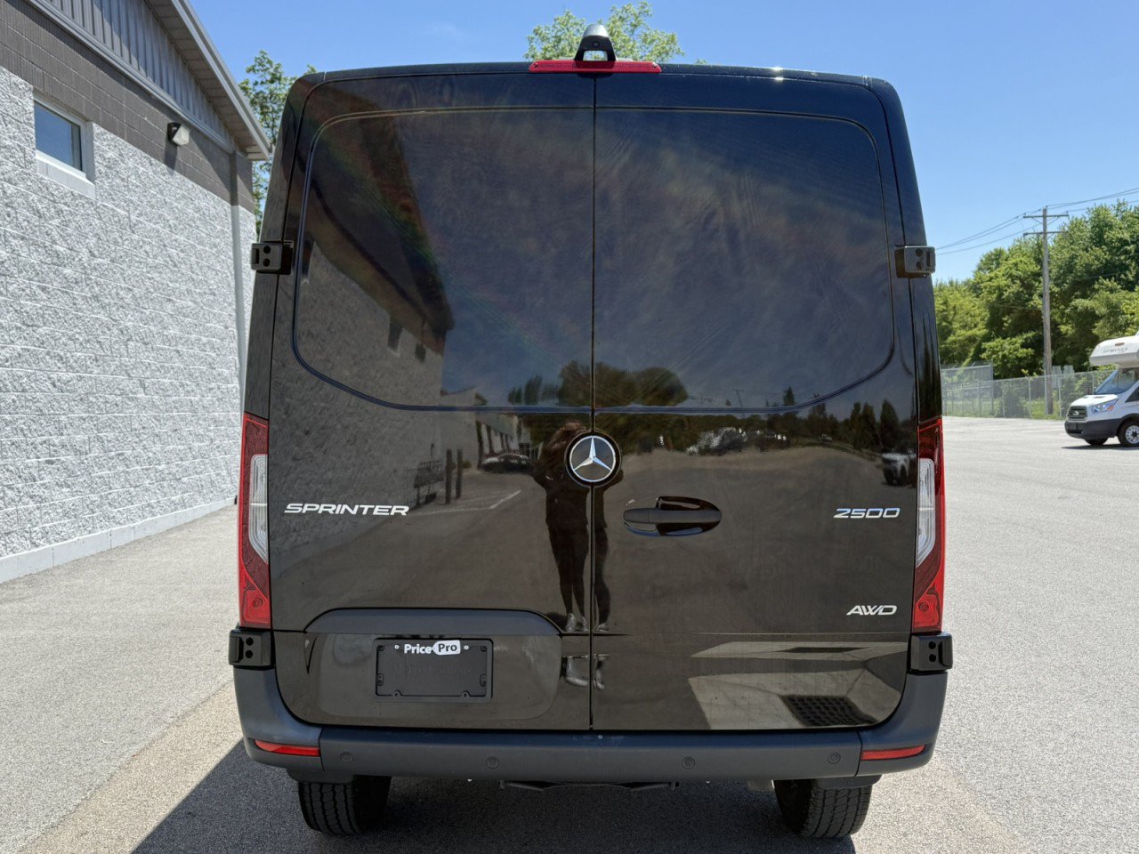 Used 2024 Mercedes-Benz Sprinter 2500 image 6