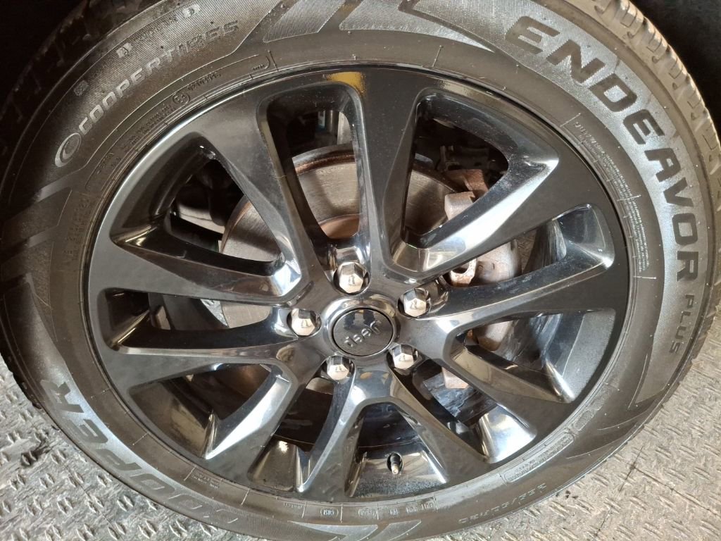 Used 2018 Jeep Grand Cherokee Altitude image 4