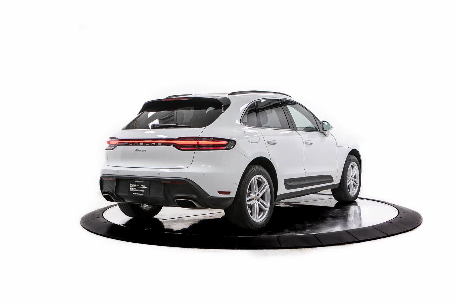 Certified 2023 Porsche Macan image 7