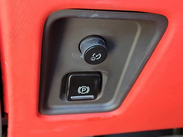 Used 2021 Chevrolet Corvette Stingray Premium Conv w/ Z51 Performance Package image 10