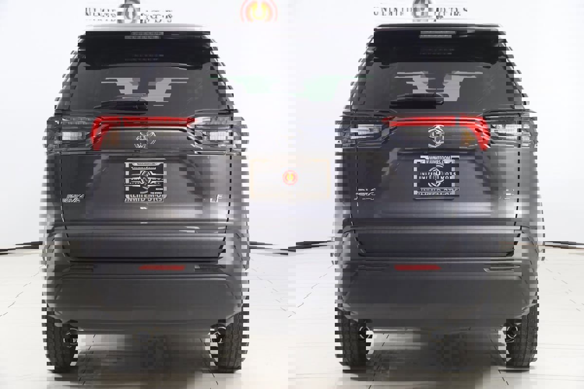 Used 2024 Toyota RAV4 LE FWD image 38