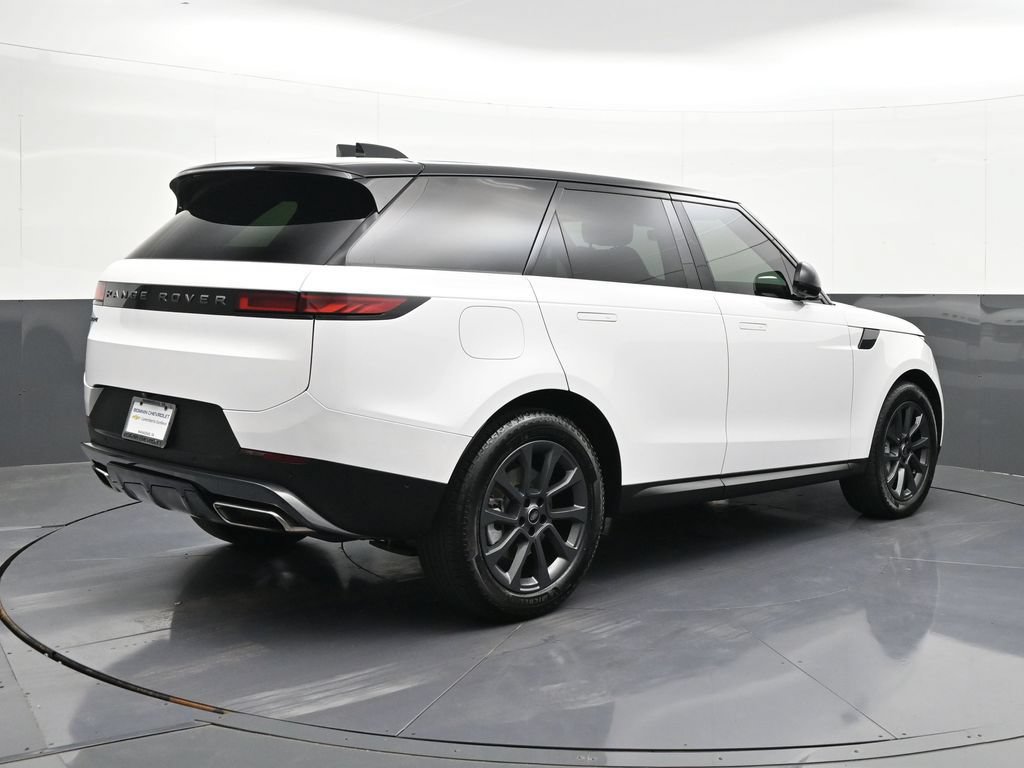 Used 2024 Land Rover Range Rover Sport SE AWD/4WD image 5