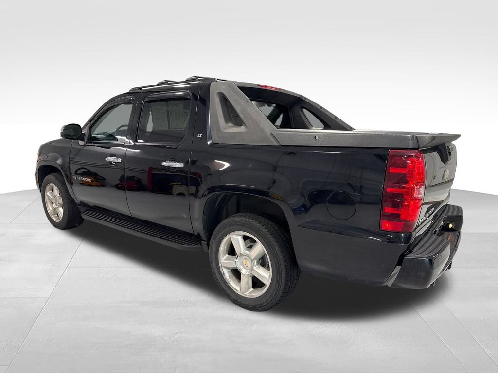 Used 2011 Chevrolet Avalanche LT w/ Regional Value Package AWD/4WD image 45
