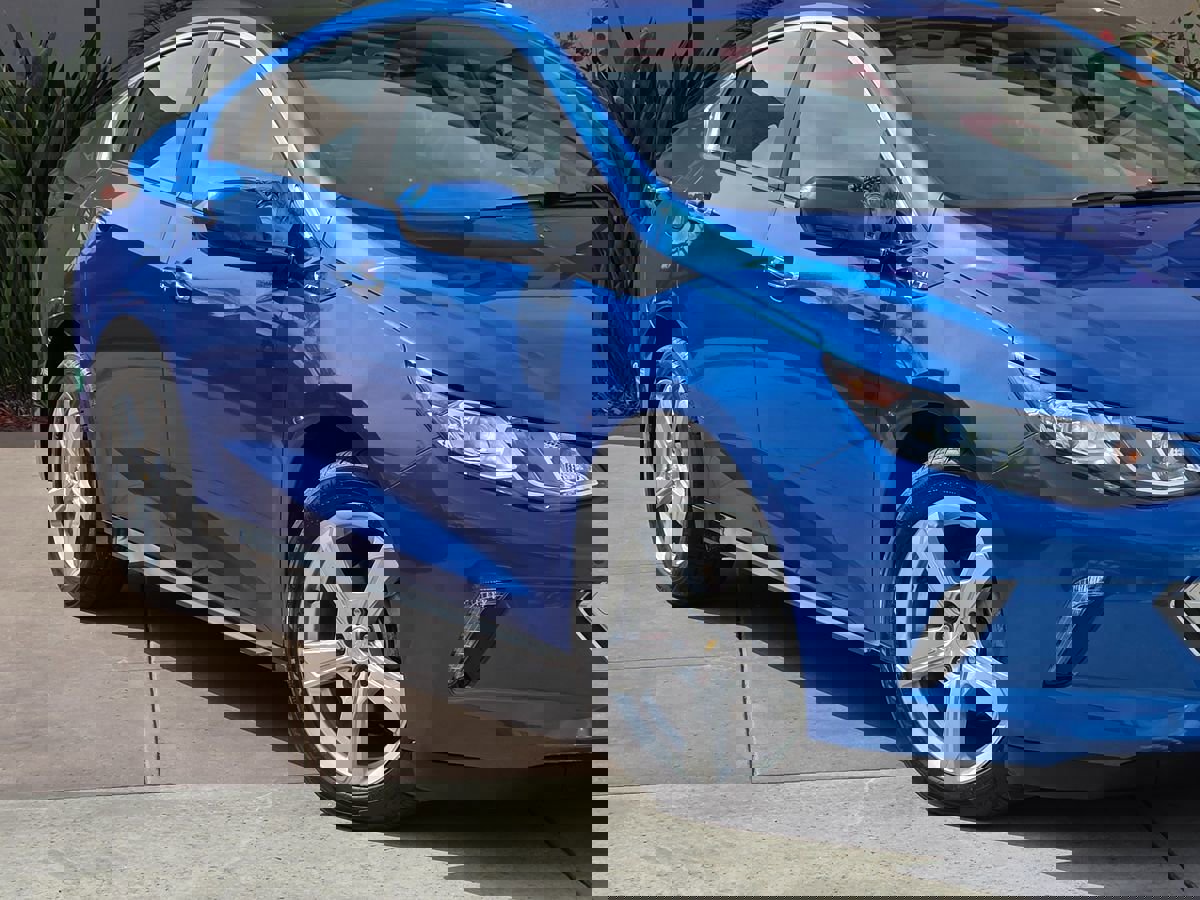 Used 2017 Chevrolet Volt LT w/ Comfort Package image 4