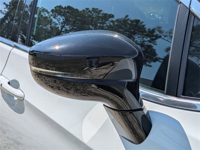 New 2025 Chrysler Voyager LX image 10