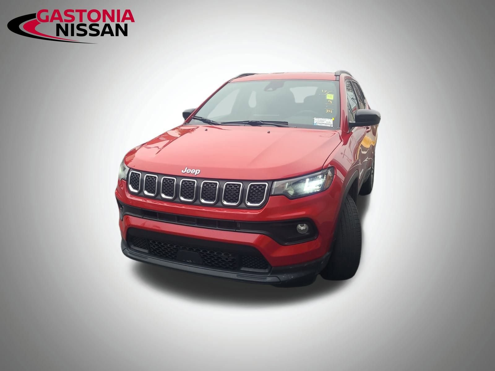 Used 2024 Jeep Compass Latitude image 40