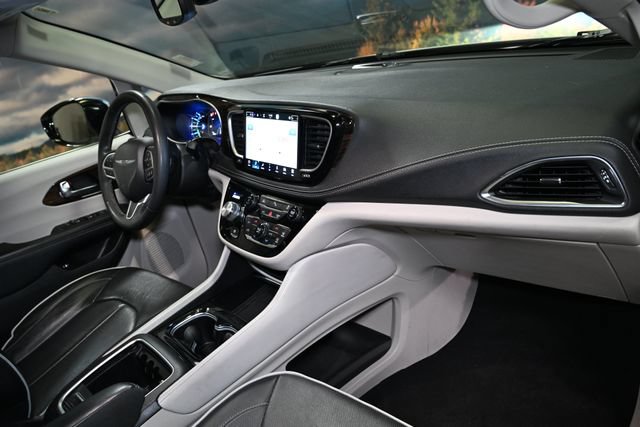 Used 2023 Chrysler Pacifica Limited FWD image 68