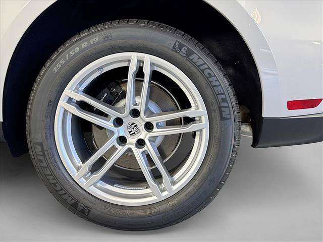 Used 2026 Porsche Macan AWD/4WD image 25