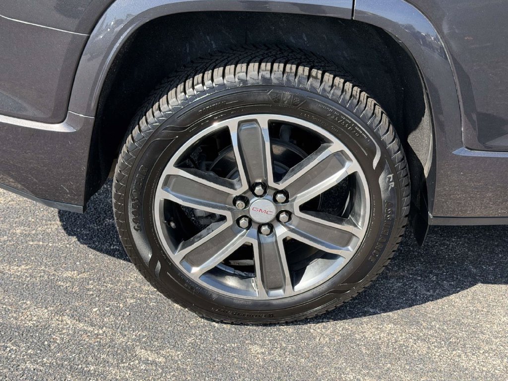 Used 2019 GMC Acadia Denali w/ Technology Package AWD/4WD image 25