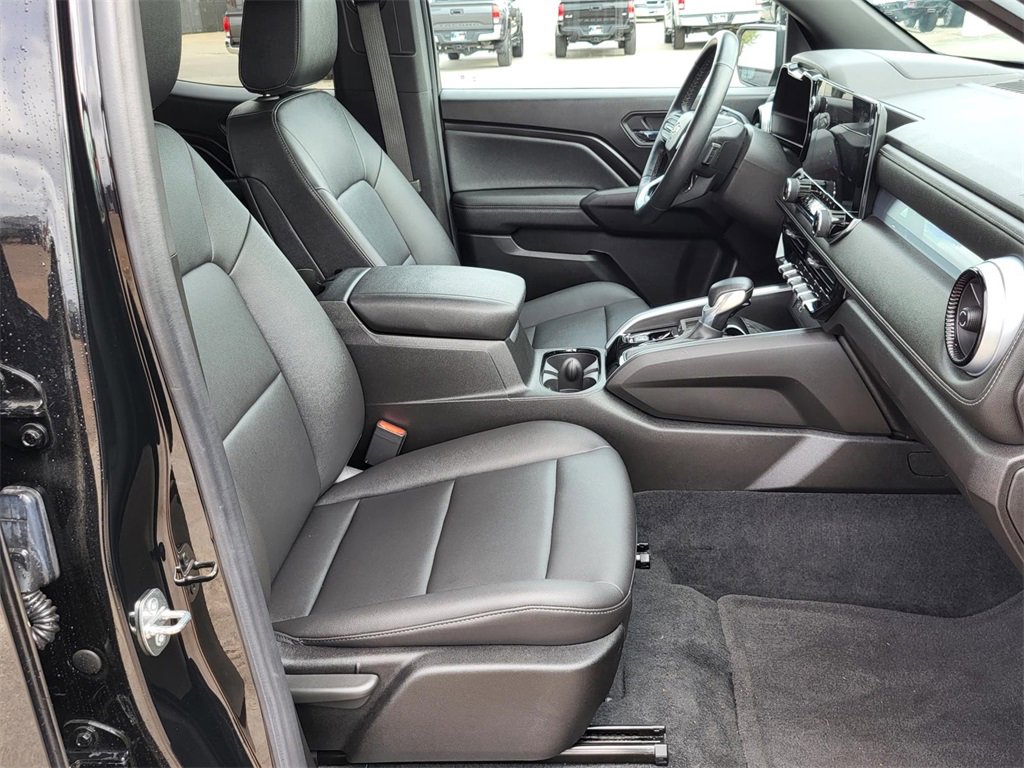 Used 2023 Chevrolet Colorado LT w/ LT Convenience Package III image 10