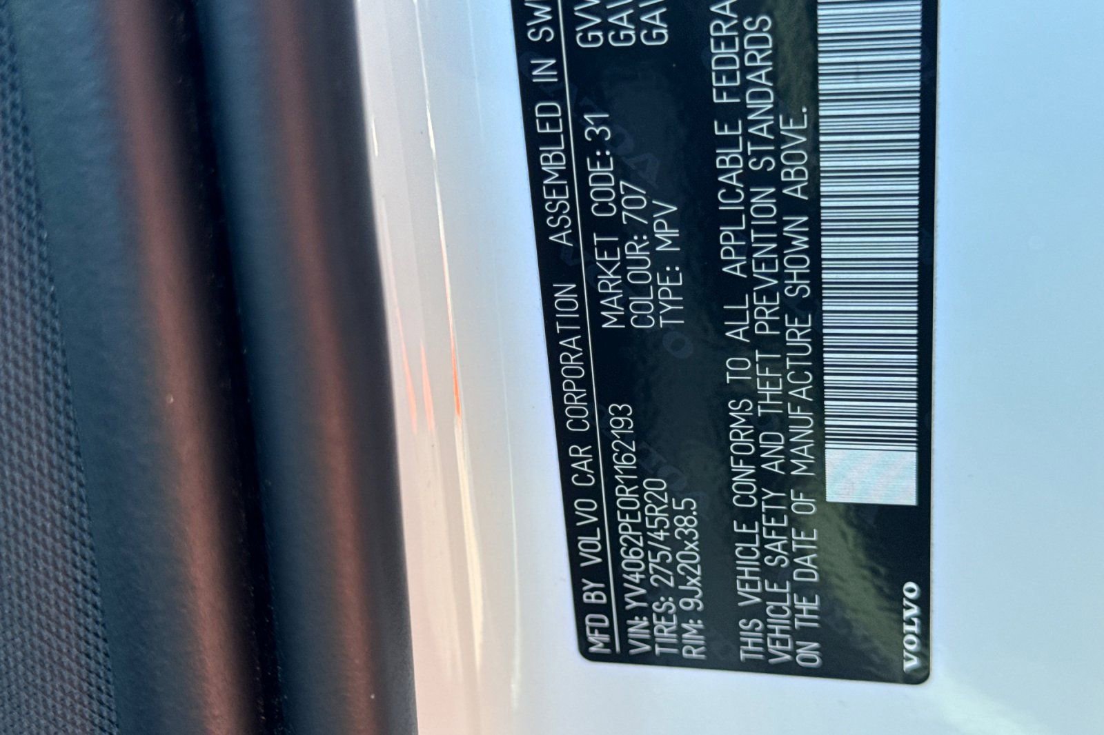 Certified 2024 Volvo XC90 B6 Plus image 30