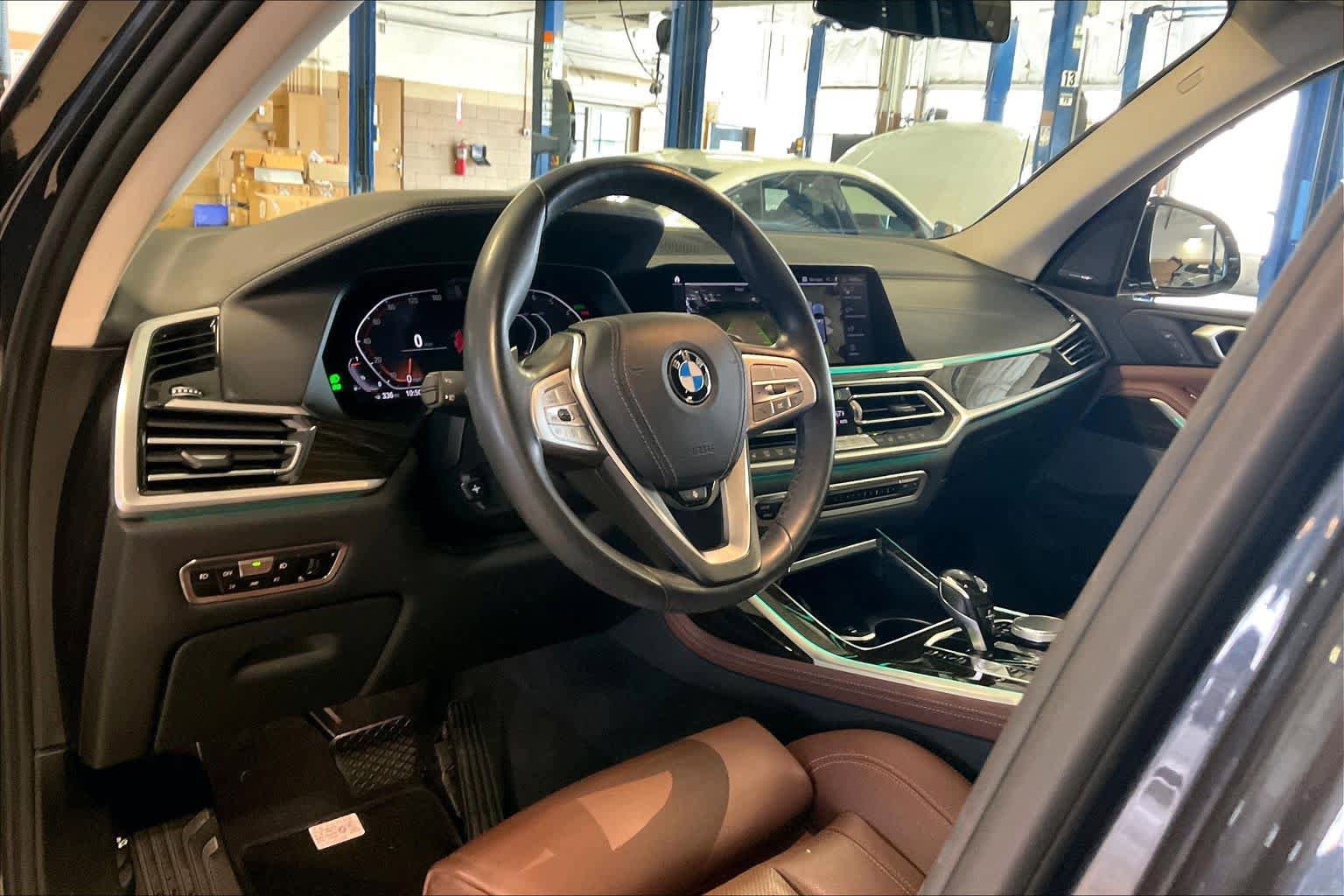 Used 2020 BMW X7 xDrive40i w/ Premium Package AWD/4WD image 16