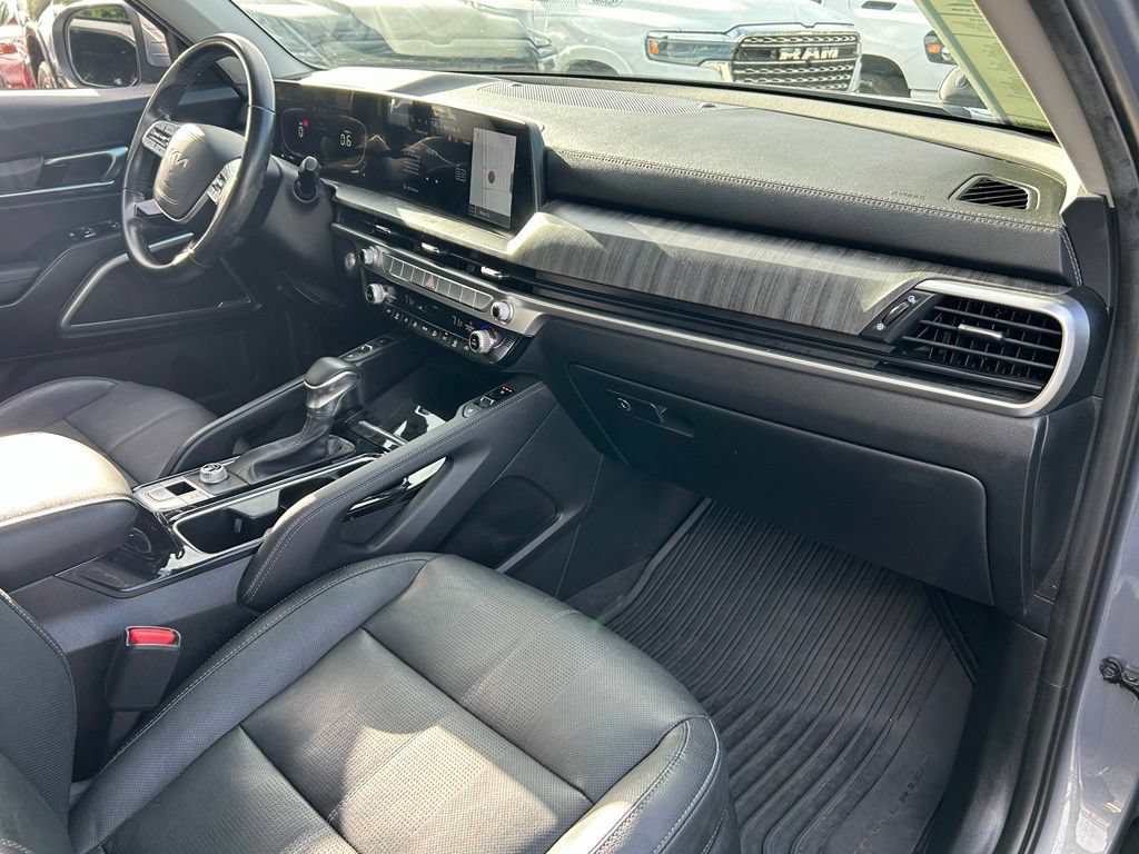 Used 2023 Kia Telluride EX w/ EX Captain's Chair Package FWD image 48