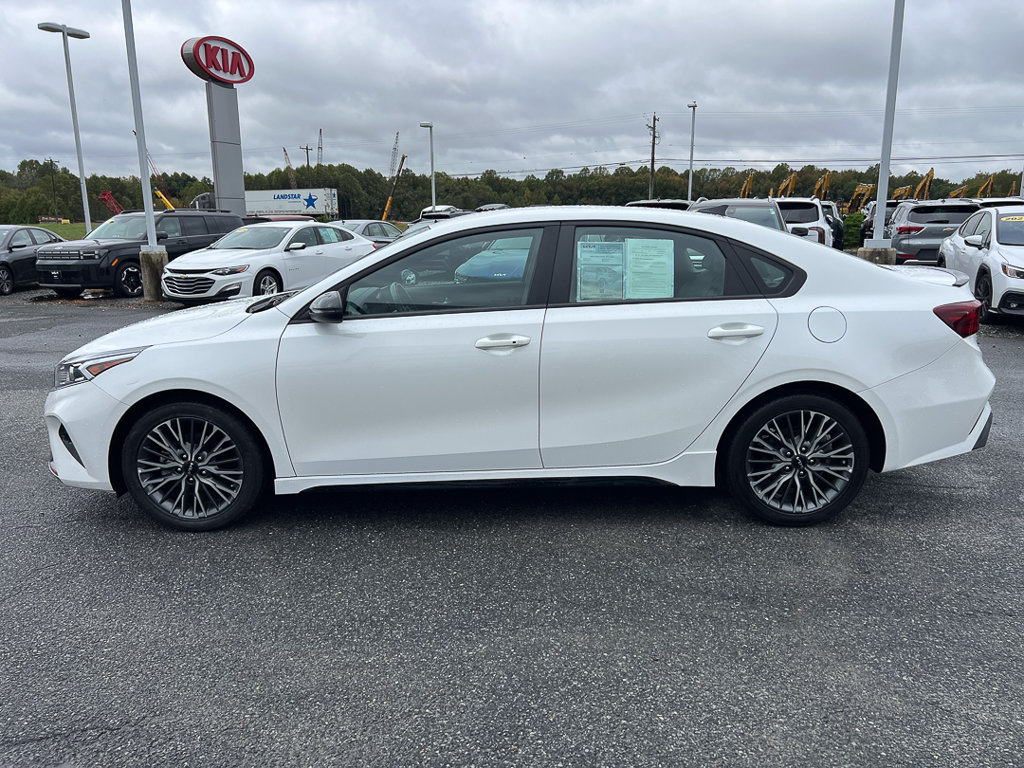 Used 2023 Kia Forte GT-Line w/ GT-Line Technology Package FWD image 3