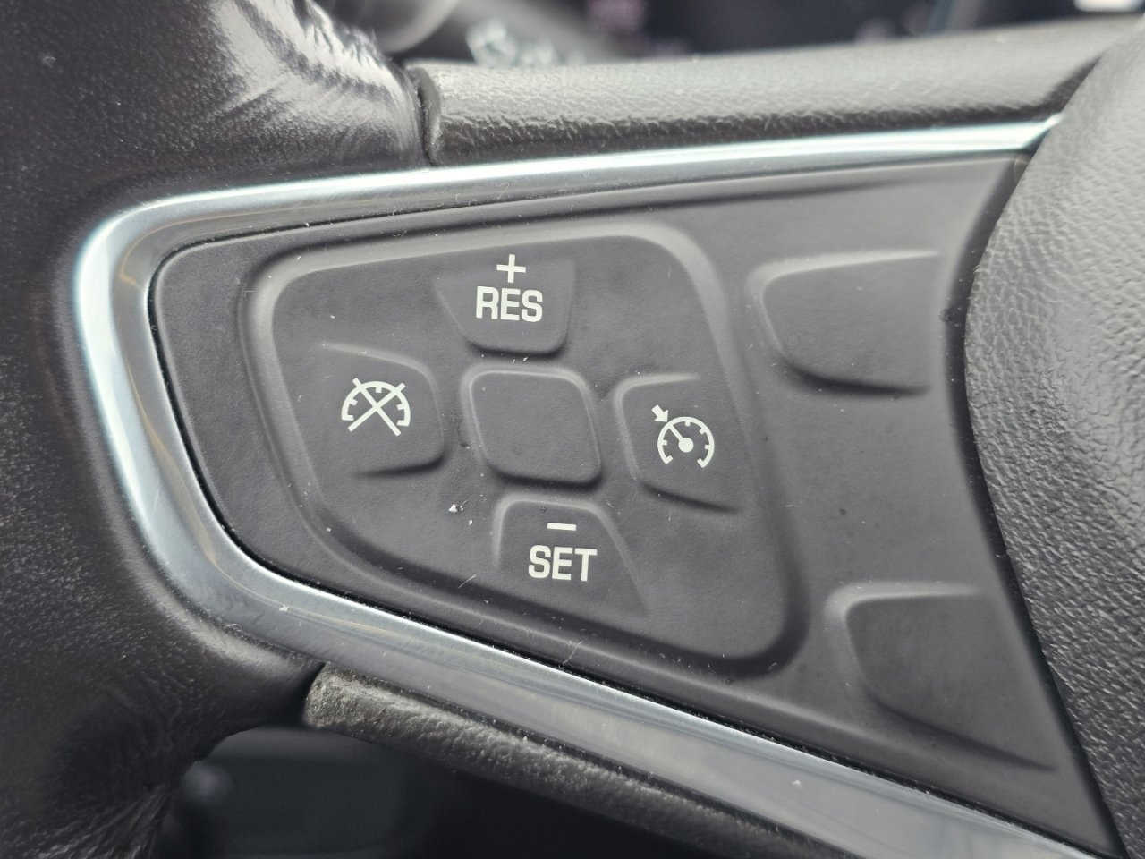 Used 2019 Chevrolet Equinox LT image 30