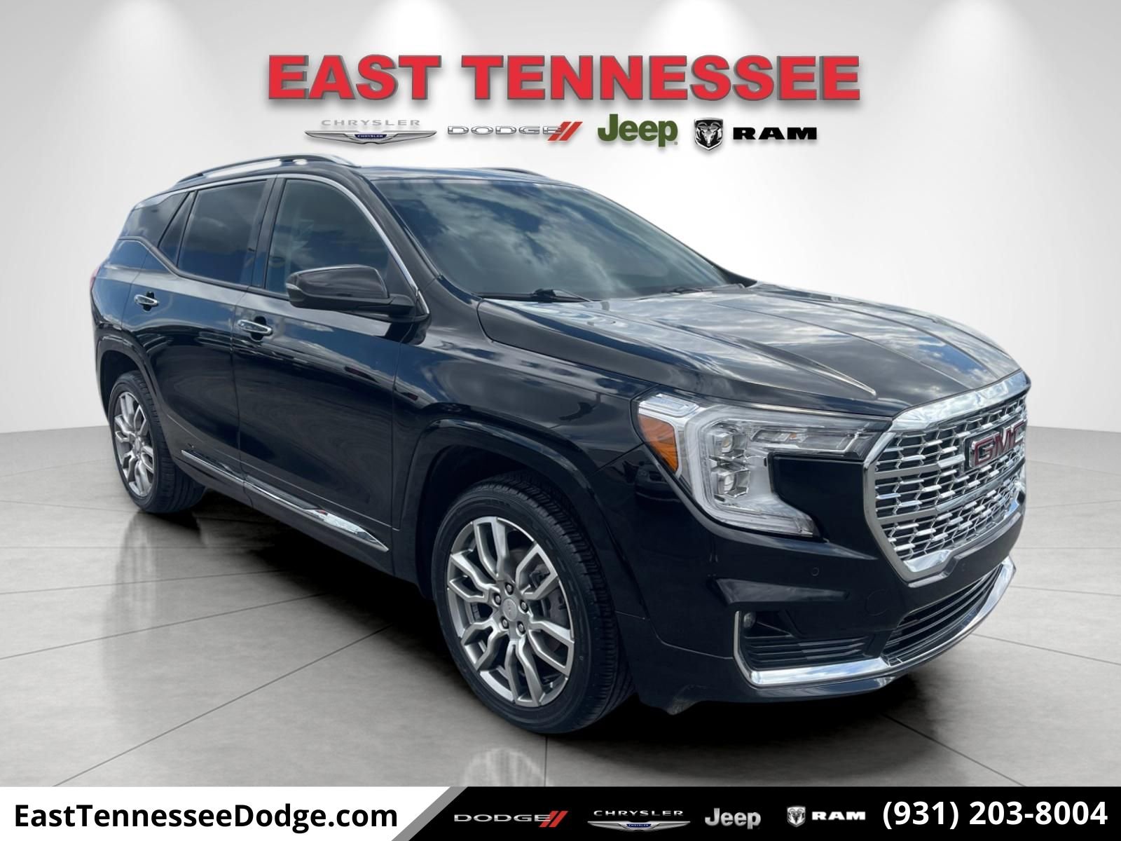 Used 2023 GMC Terrain Denali image 1