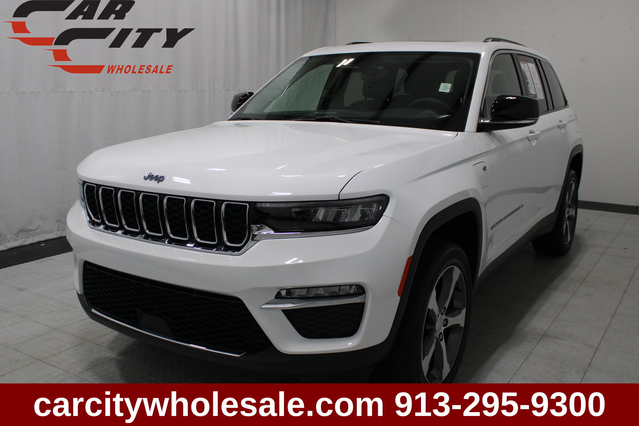 Used 2022 Jeep Grand Cherokee Limited 4xe AWD/4WD image 1