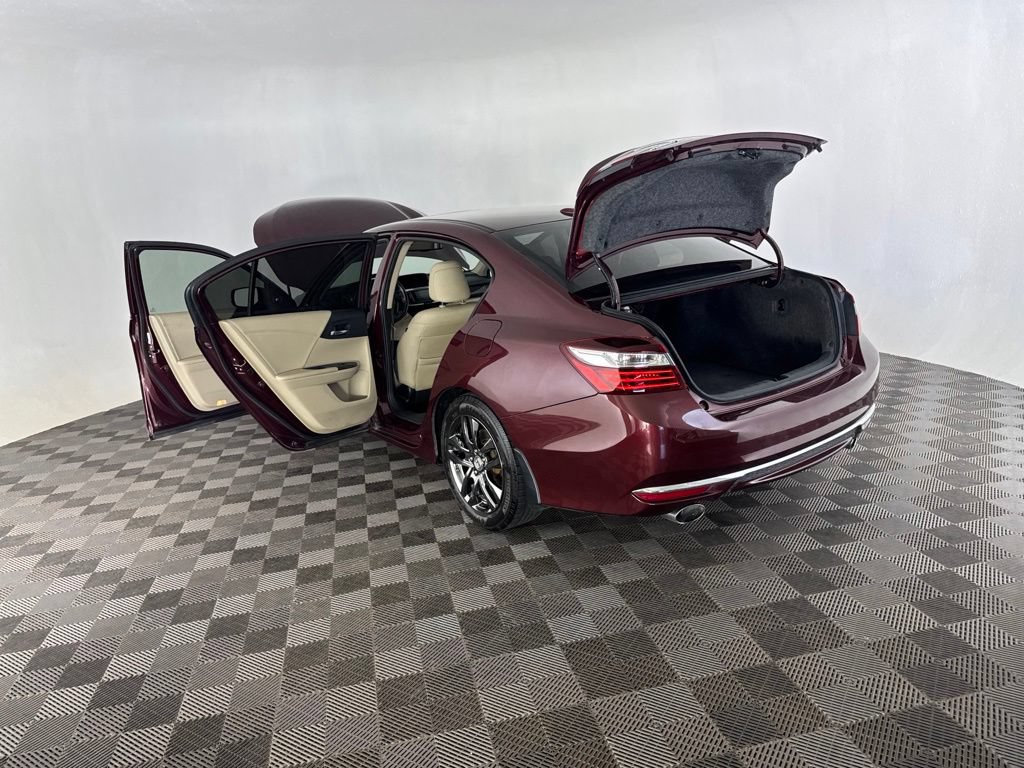 Used 2017 Honda Accord EX-L image 18