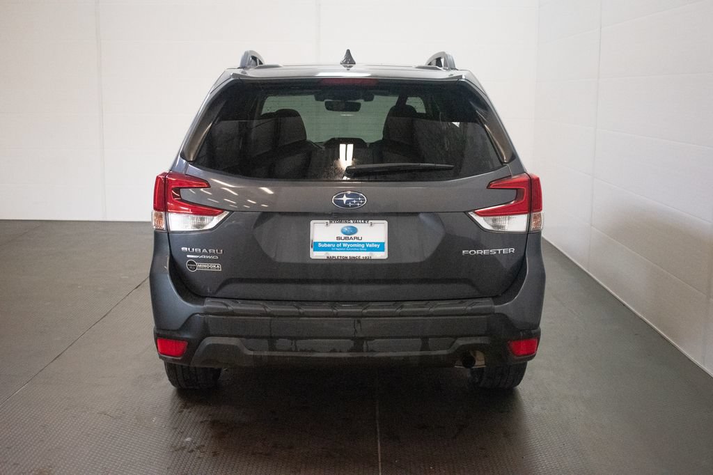 Used 2020 Subaru Forester Premium AWD/4WD image 5