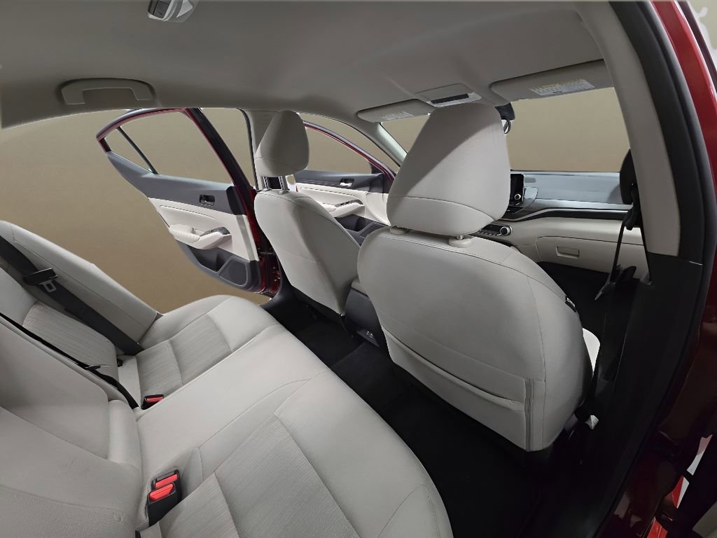 Used 2025 Nissan Altima 2.5 SV FWD image 17
