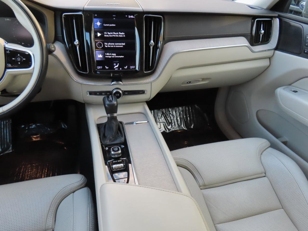 Used 2021 Volvo XC60 T5 Inscription w/ Climate Package image 11