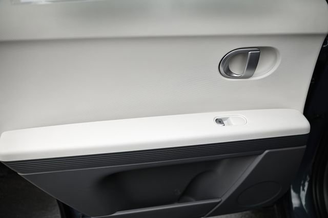 Used 2022 Hyundai Ioniq 5 SE image 23