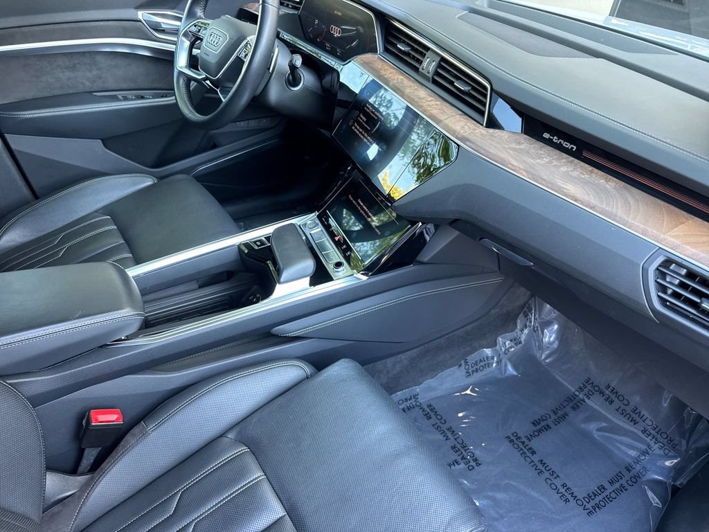 Used 2019 Audi e-tron Prestige w/ Prestige Package AWD/4WD image 19