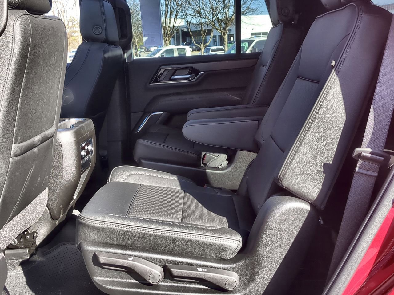New 2026 GMC Yukon Denali w/ Sun & Power Step Package image 26