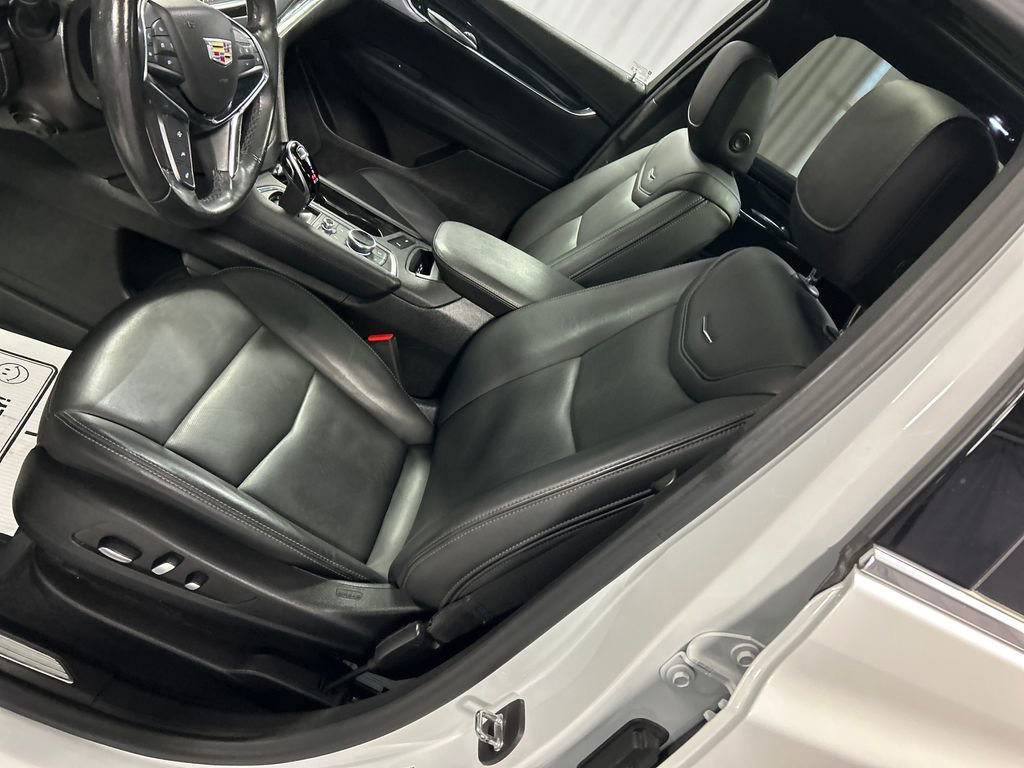 Used 2022 Cadillac XT5 Premium Luxury w/ LPO, Floor Liner Package image 12
