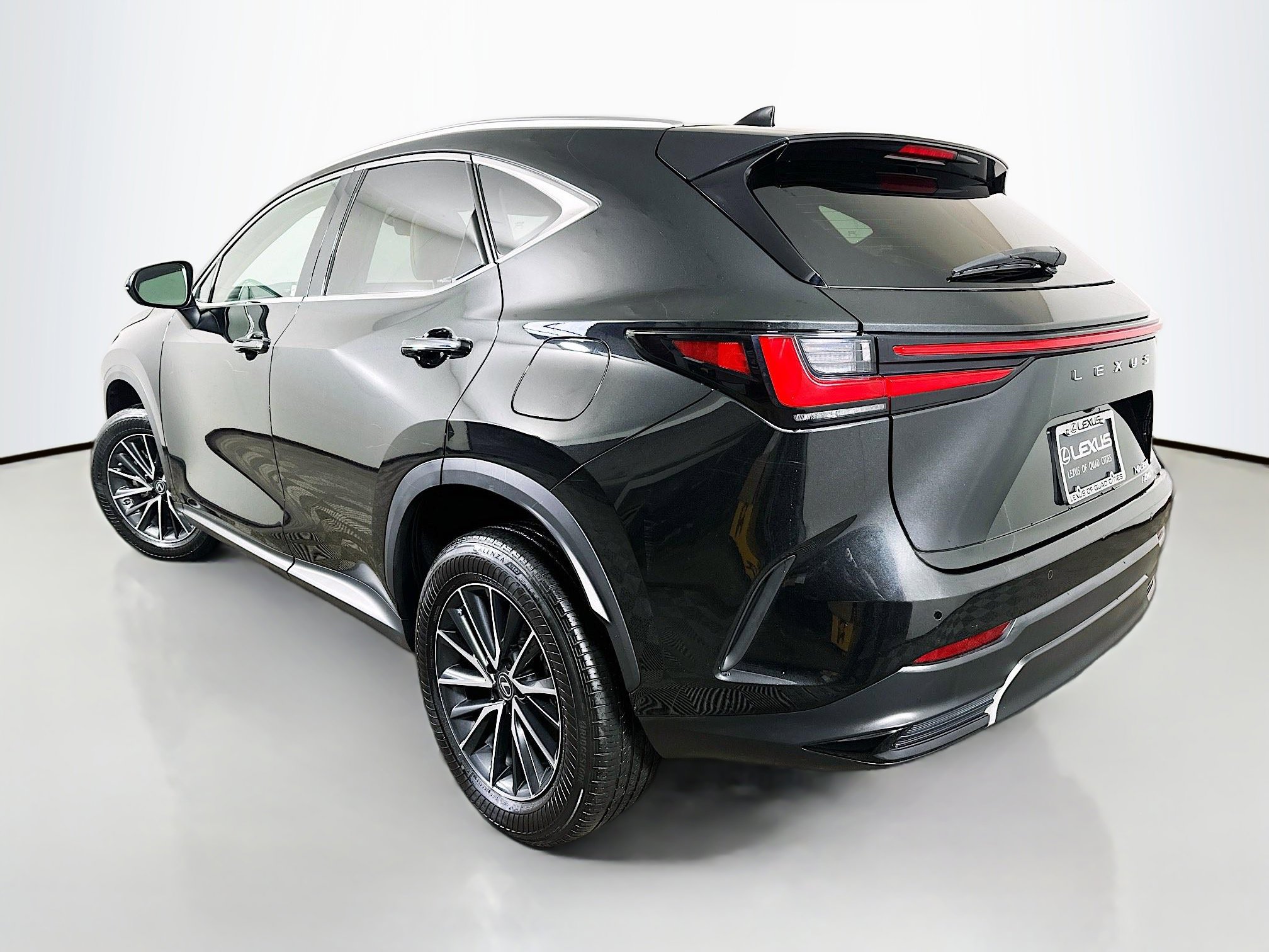 Used 2023 Lexus NX 350 AWD image 5