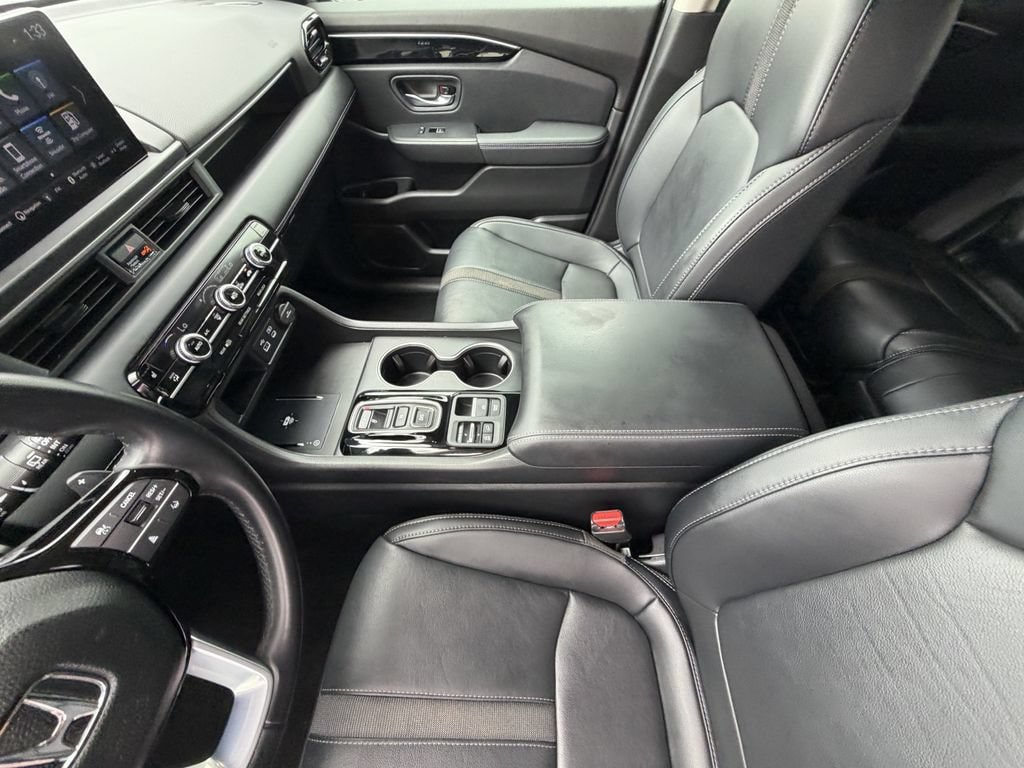 Used 2025 Honda Pilot Touring image 19