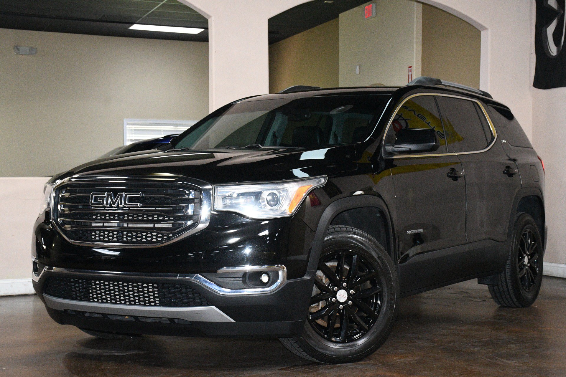 Used 2019 GMC Acadia SLT FWD image 4