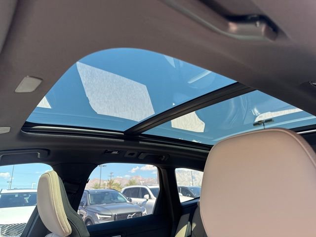 New 2026 Volvo XC60 B5 Plus w/ Protection Package Premier image 18