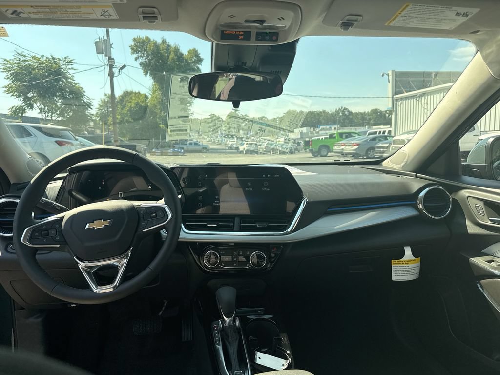 New 2026 Chevrolet Trax LT w/ LT Convenience Package FWD image 29