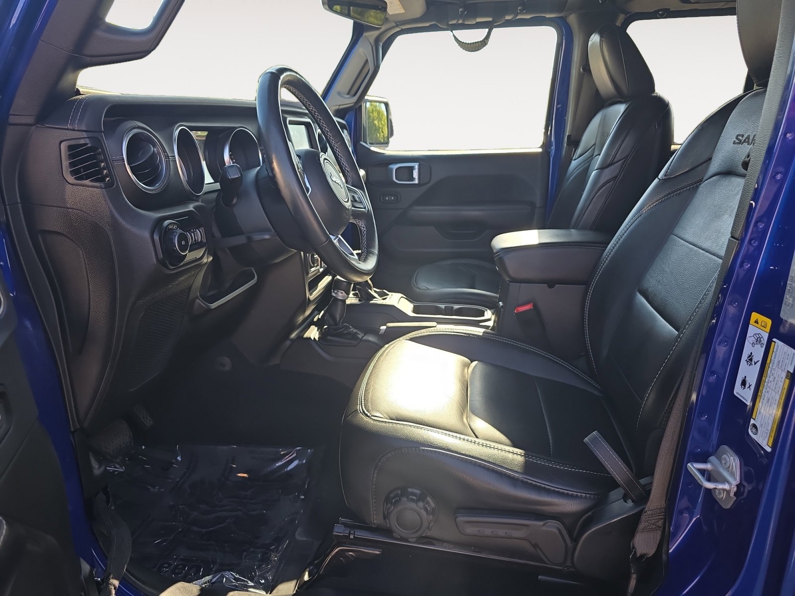 Used 2018 Jeep Wrangler Unlimited Sahara AWD/4WD image 22