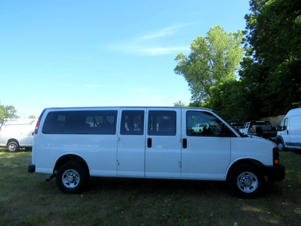 Used 2011 Chevrolet Express 3500 LS image 4